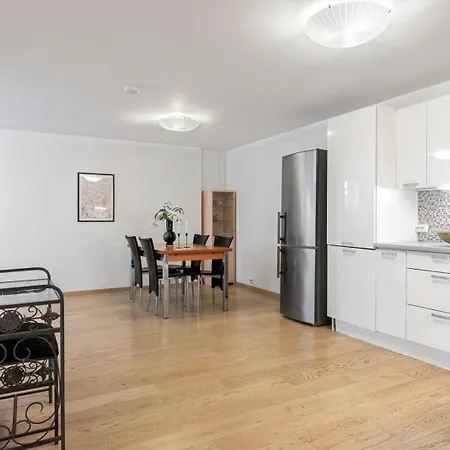 アパート Vaulen Apartment, Private Entrance And Parking スタヴァンゲル