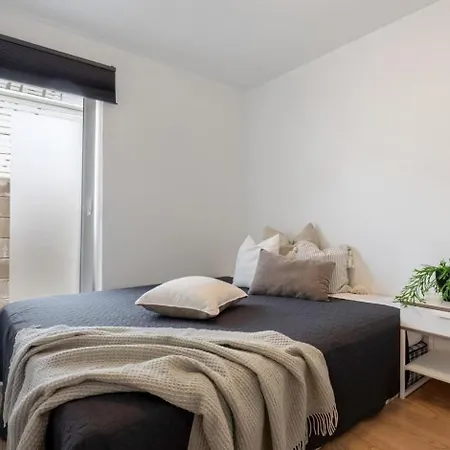 Vaulen Apartment, Private Entrance And Parking アパート *