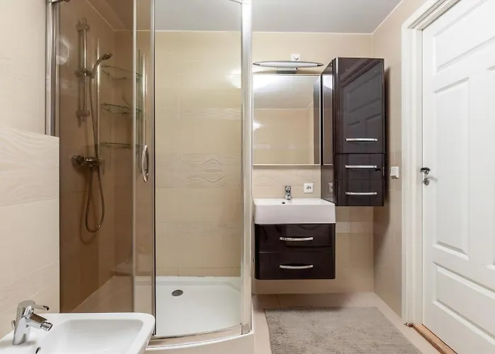 Vaulen Apartment, Private Entrance And Parking