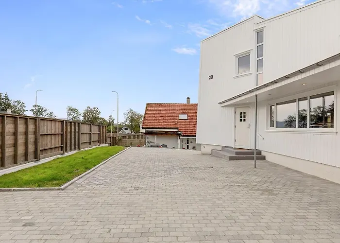 Vaulen Apartment, Private Entrance And Parking 아파트 스타방에르