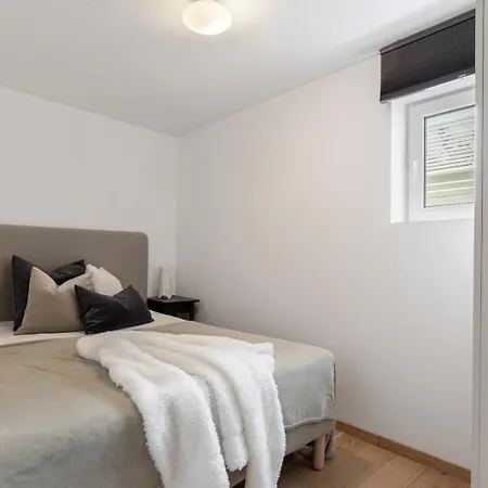 Vaulen Apartment, Private Entrance And Parking * סטוונגר