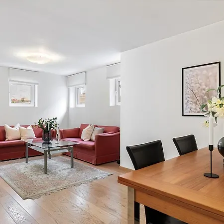 Vaulen Apartment, Private Entrance And Parking דירה