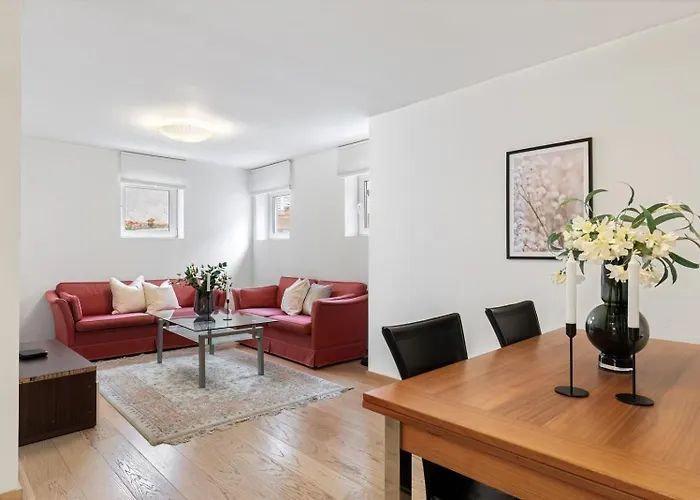 Vaulen Apartment, Private Entrance And Parking דירה